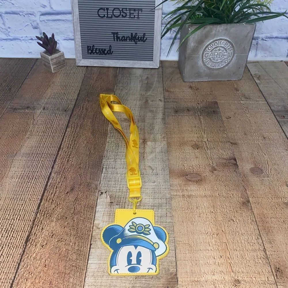Disney Cruise Line Gold Castaway Club Mickey Lanyard.